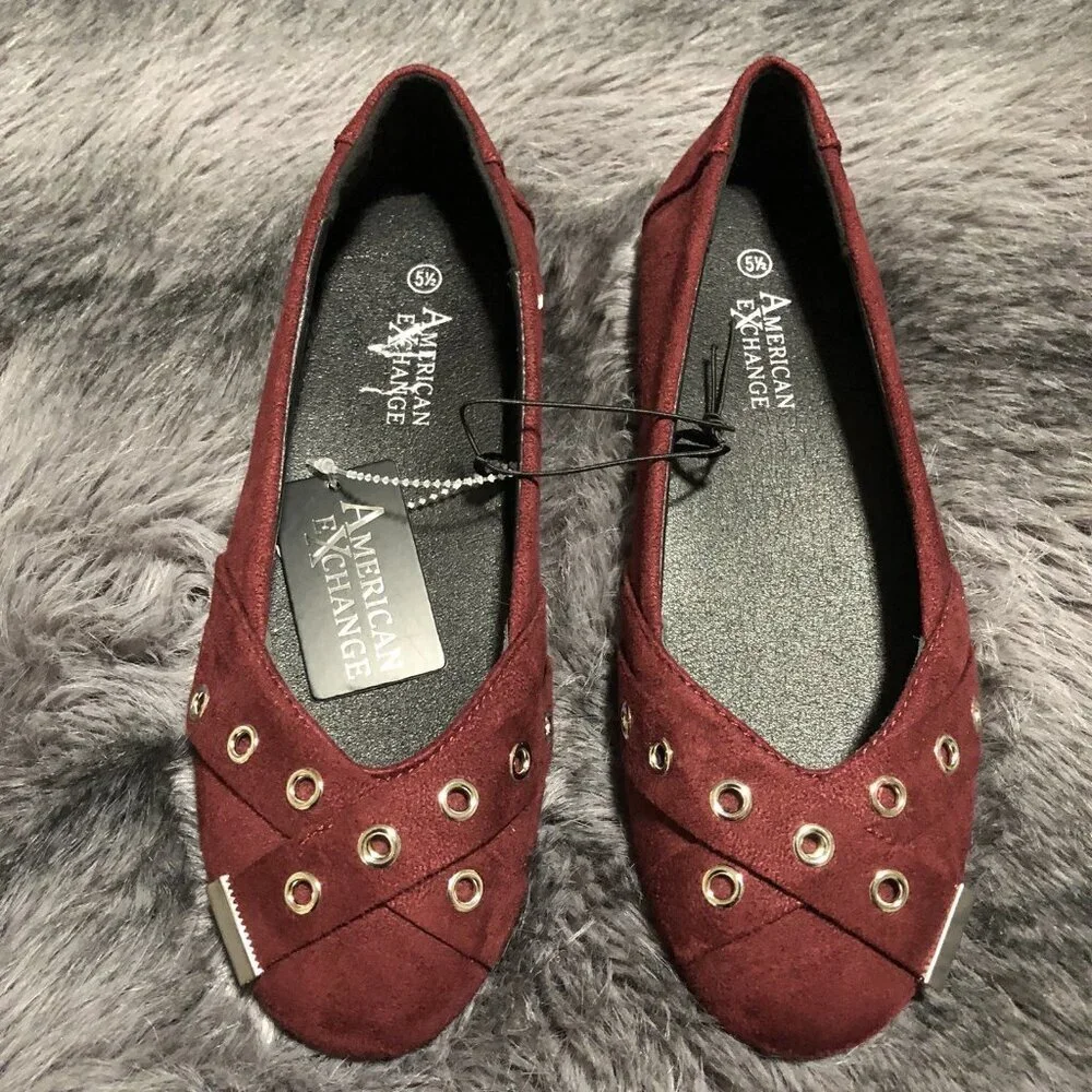 American Exchange Women's Burgundy Faux Suede Flats Eyelet Accents Size 5.5 NWT - Picture 1 of 5